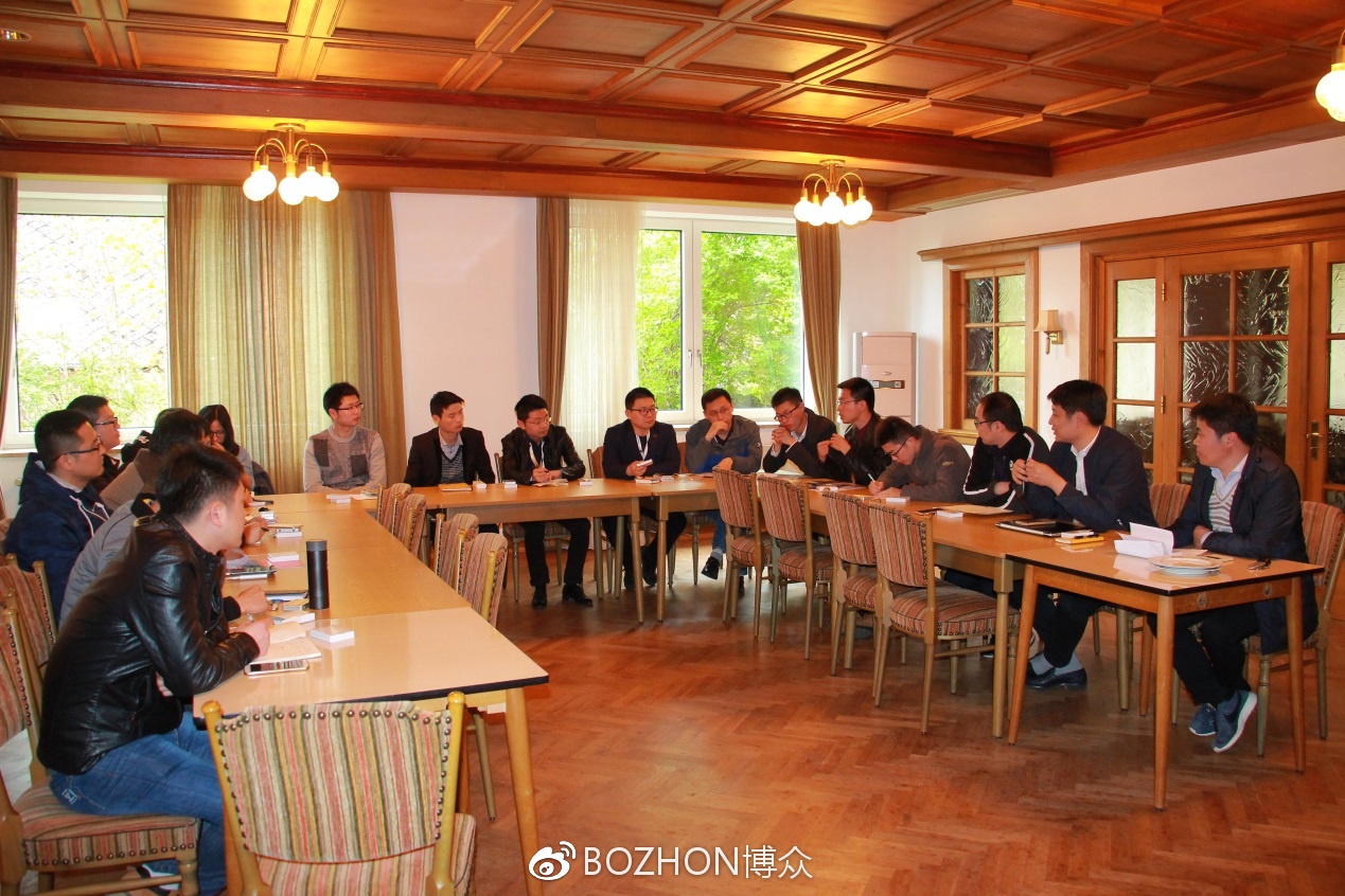 参观结束后，yh1122银河国际员工内部交流讨论，分享学习成果